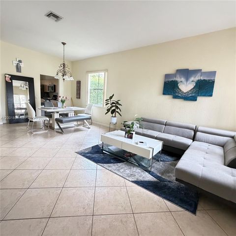 1006 Sunflower Cir, Weston, FL 33327