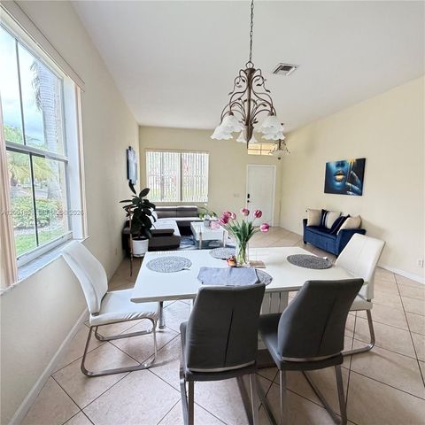 1006 Sunflower Cir, Weston, FL 33327