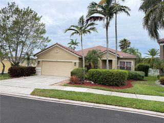 1006 Sunflower Cir, Weston, FL 33327
