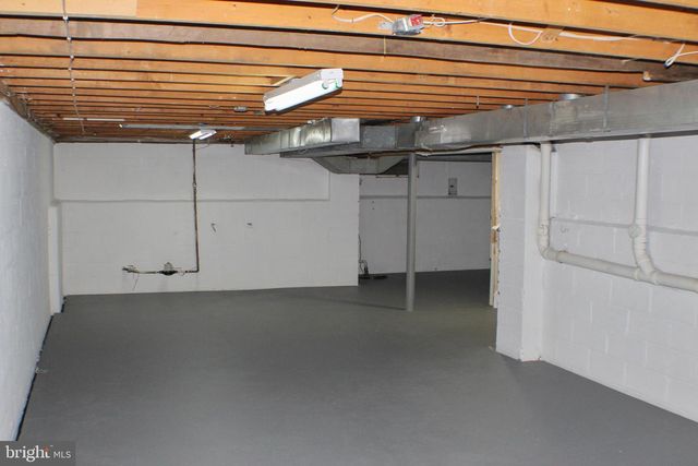 8 ESSEX LN, Ewing Twp, NJ 08628