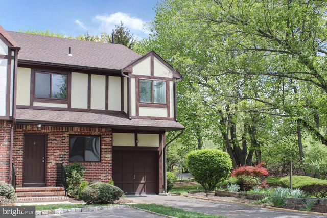 8 ESSEX LN, Ewing Twp, NJ 08628