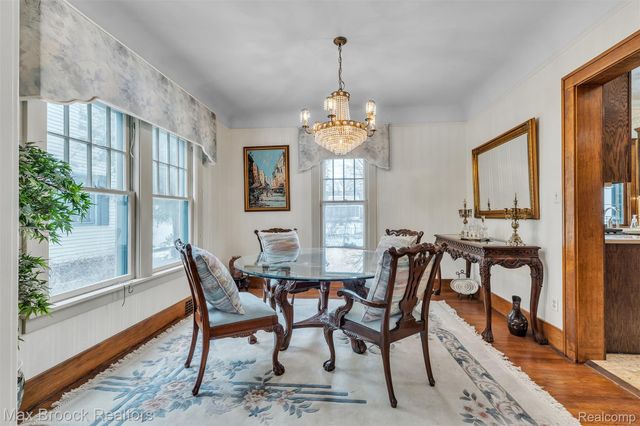 23009 Maple Avenue, Farmington, MI 48336