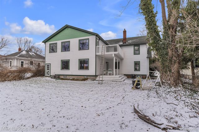 23009 Maple Avenue, Farmington, MI 48336