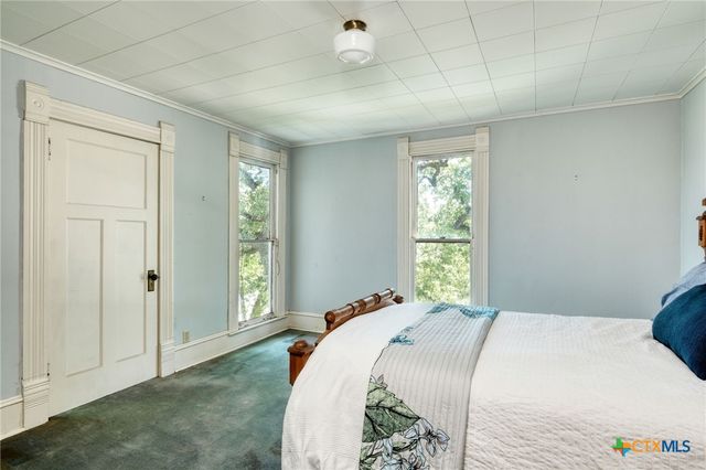 602 E Liberty Avenue, Round Rock, TX 78664