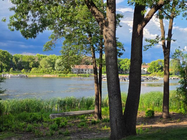 6668 Rustic Road SE, Prior Lake, MN 55372