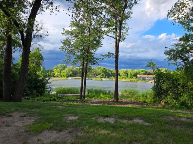 6668 Rustic Road SE, Prior Lake, MN 55372