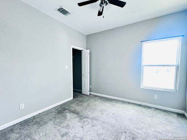 335 S San Eduardo, San Antonio, TX 78237