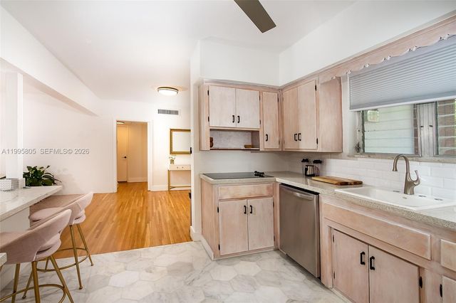 10081 W Bay Harbor Dr 4, Bay Harbor Islands, FL 33154