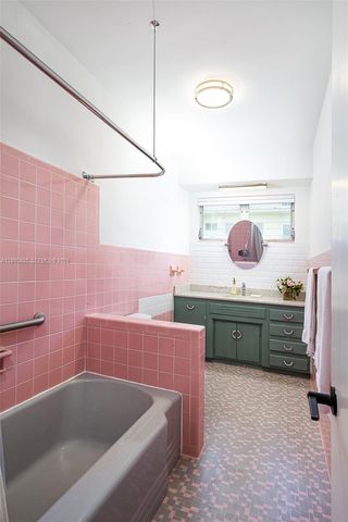 10081 W Bay Harbor Dr 4, Bay Harbor Islands, FL 33154