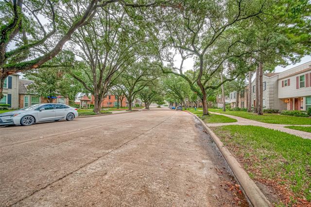 12967 Trail Hollow Drive 2967, Houston, TX 77079