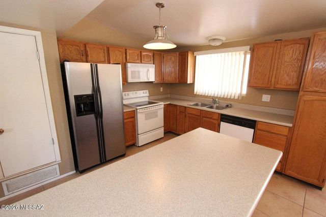8851 E Shiloh Place, Tucson, AZ 85710