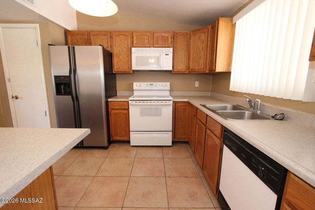8851 E Shiloh Place, Tucson, AZ 85710