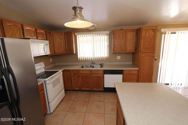 8851 E Shiloh Place, Tucson, AZ 85710