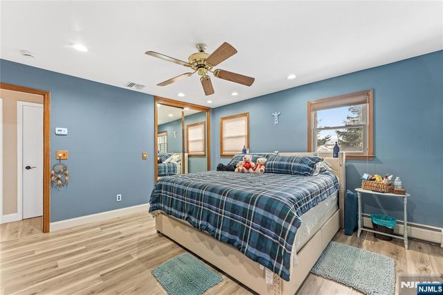 9 Chalen Court, Pompton Lakes, NJ 07442