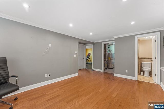9 Chalen Court, Pompton Lakes, NJ 07442