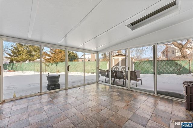 9 Chalen Court, Pompton Lakes, NJ 07442