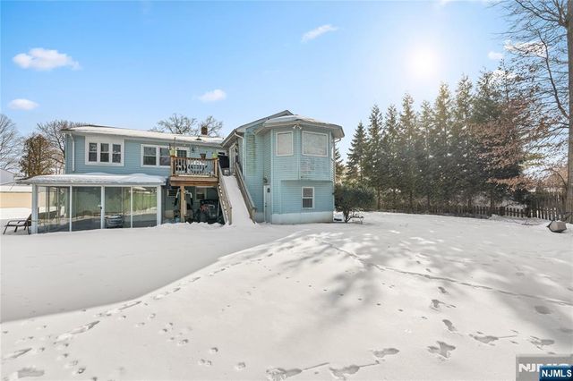 9 Chalen Court, Pompton Lakes, NJ 07442