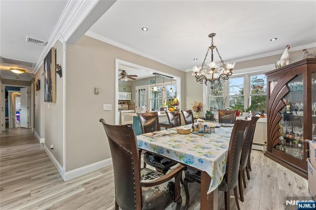 9 Chalen Court, Pompton Lakes, NJ 07442