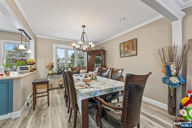 9 Chalen Court, Pompton Lakes, NJ 07442