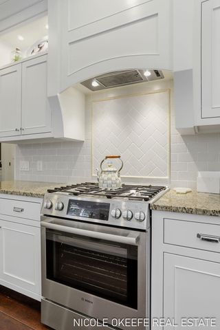 566 Stonehenge Drive SW, Grandville, MI 49418