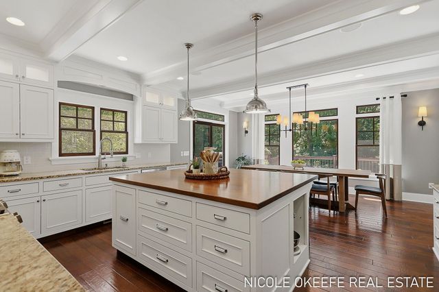 566 Stonehenge Drive SW, Grandville, MI 49418