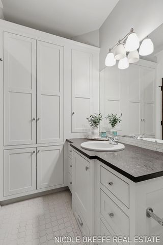 566 Stonehenge Drive SW, Grandville, MI 49418