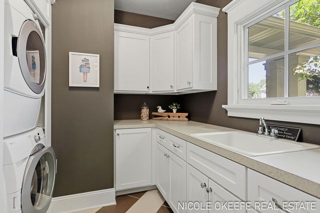 566 Stonehenge Drive SW, Grandville, MI 49418