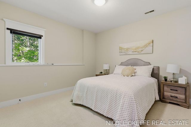 566 Stonehenge Drive SW, Grandville, MI 49418
