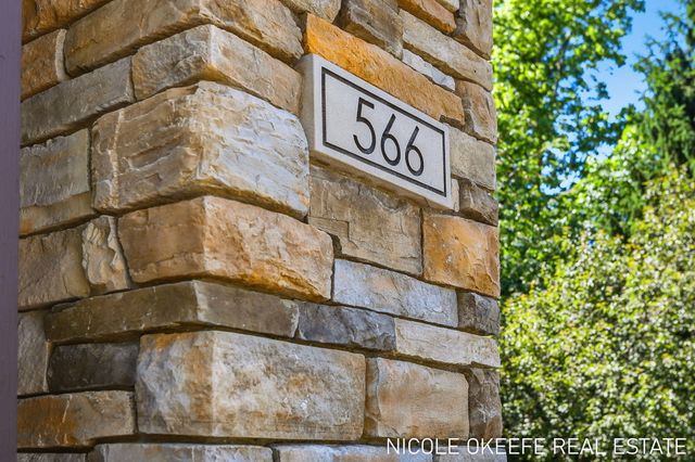 566 Stonehenge Drive SW, Grandville, MI 49418