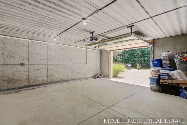 566 Stonehenge Drive SW, Grandville, MI 49418