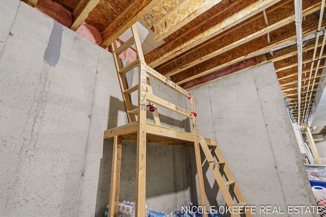 566 Stonehenge Drive SW, Grandville, MI 49418