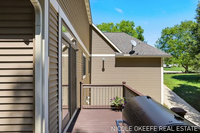 566 Stonehenge Drive SW, Grandville, MI 49418