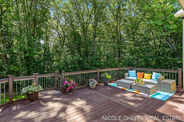 566 Stonehenge Drive SW, Grandville, MI 49418