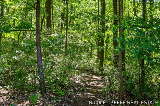 566 Stonehenge Drive SW, Grandville, MI 49418