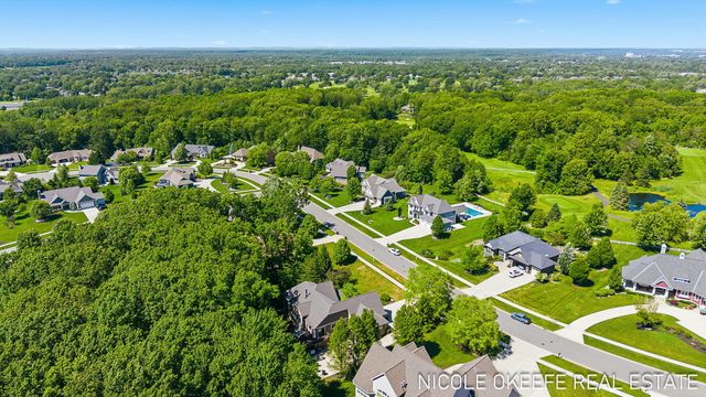 566 Stonehenge Drive SW, Grandville, MI 49418