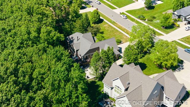 566 Stonehenge Drive SW, Grandville, MI 49418