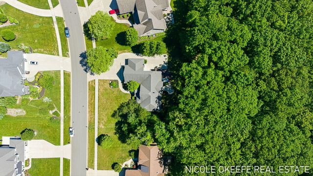 566 Stonehenge Drive SW, Grandville, MI 49418