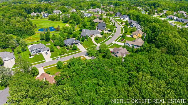 566 Stonehenge Drive SW, Grandville, MI 49418