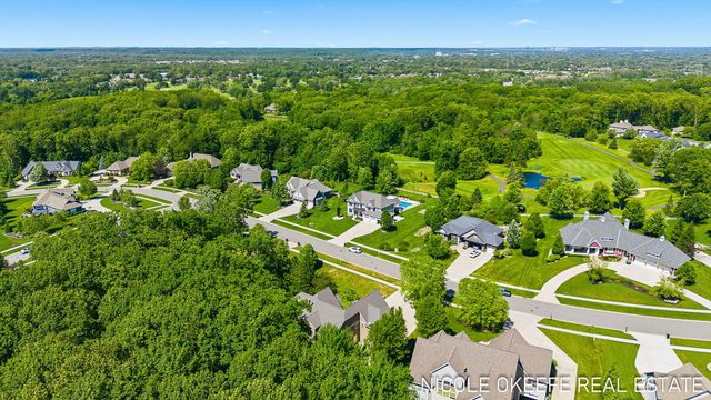 566 Stonehenge Drive SW, Grandville, MI 49418