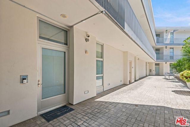 901 Hancock Avenue 201, West Hollywood, CA 90069