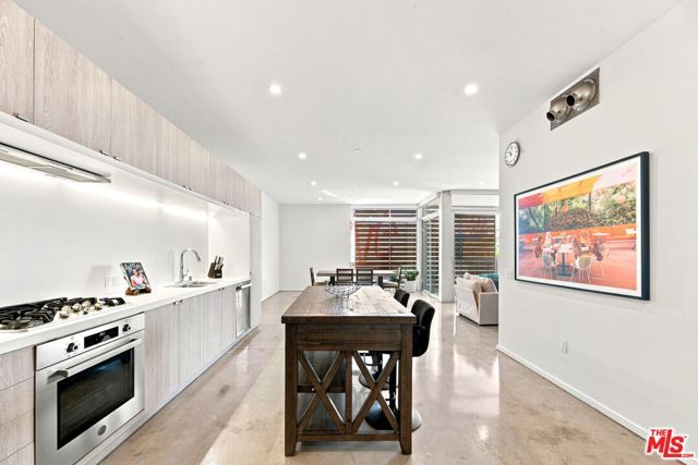 901 Hancock Avenue 201, West Hollywood, CA 90069