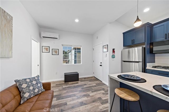 1513 W 215th Street, Torrance, CA 90501