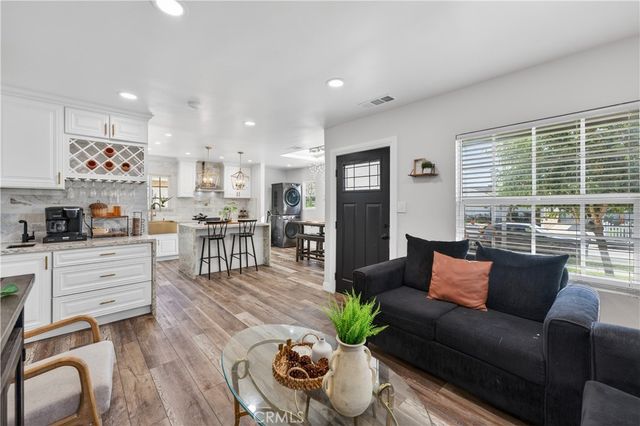 1513 W 215th Street, Torrance, CA 90501