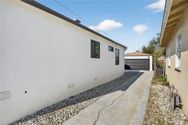 1513 W 215th Street, Torrance, CA 90501