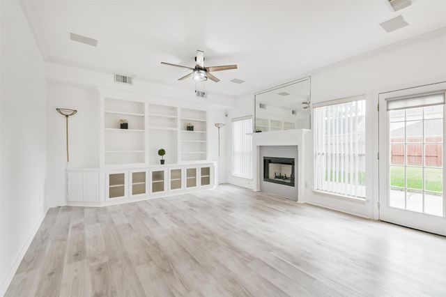 1747 Rushworth Drive, Houston, TX 77014