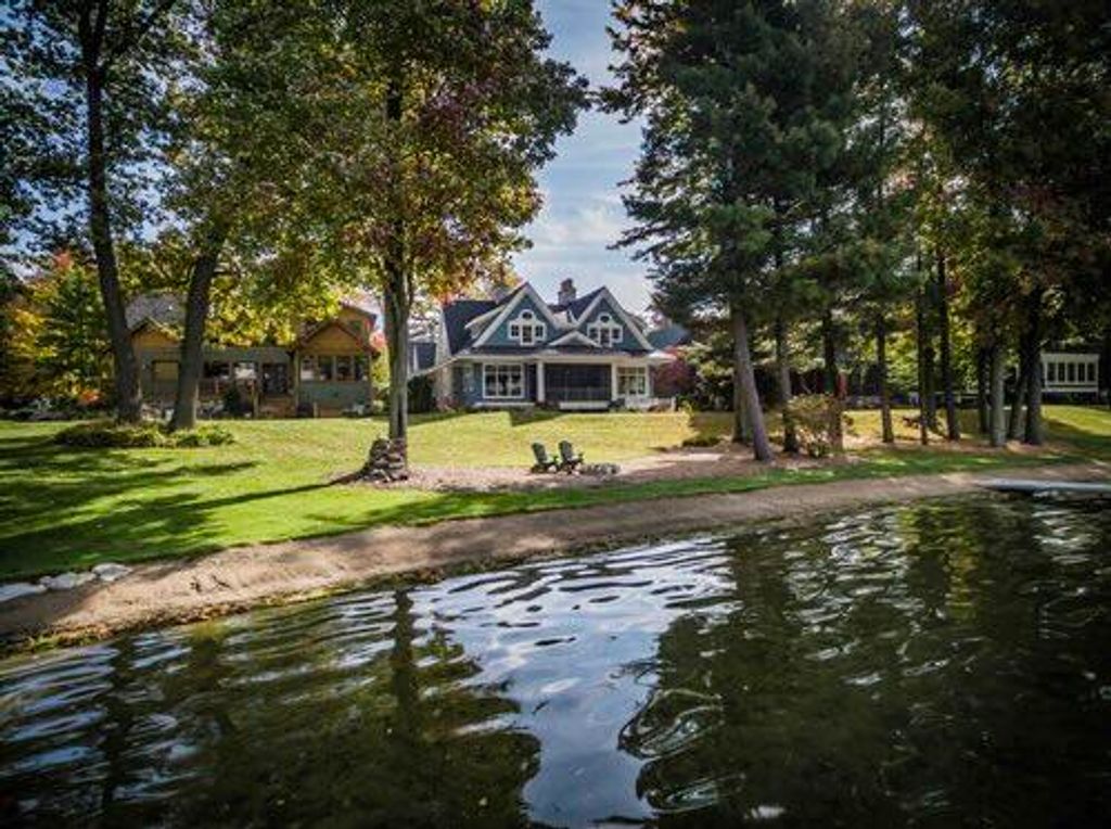 6783 Sunset Cove Cove, Rockford, MI 49341