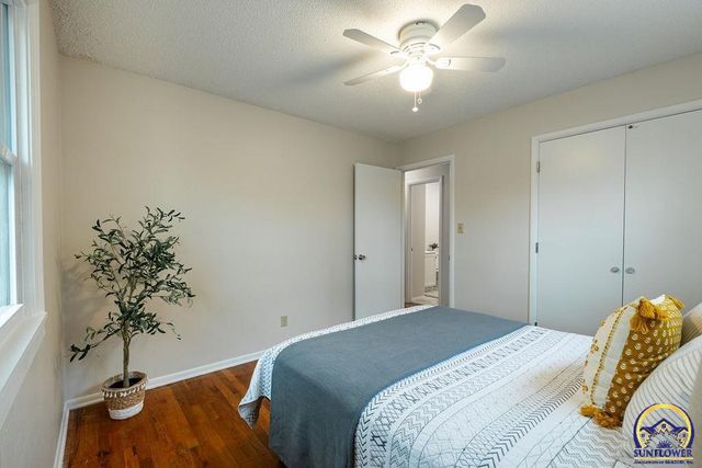 5224 SW 31st St, Topeka, KS 66614