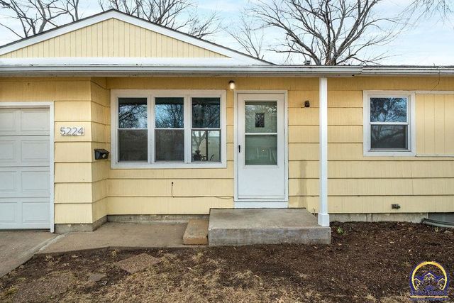 5224 SW 31st St, Topeka, KS 66614