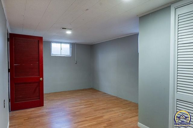 5224 SW 31st St, Topeka, KS 66614