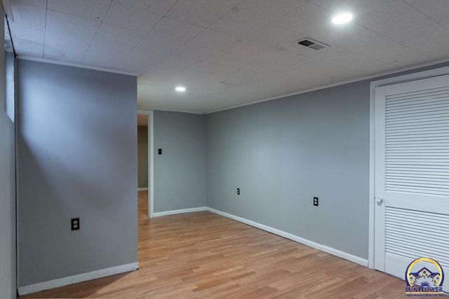 5224 SW 31st St, Topeka, KS 66614